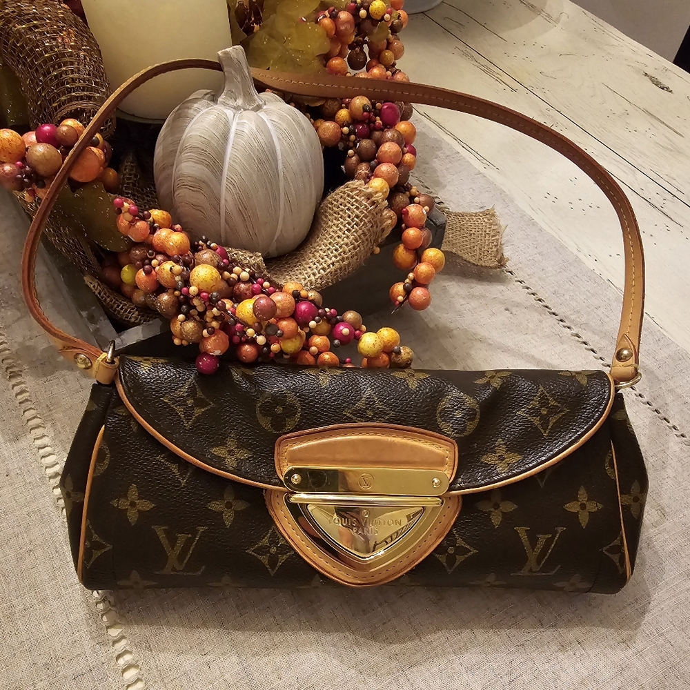 Louis Vuitton Beverly Pochette Clutch Bag